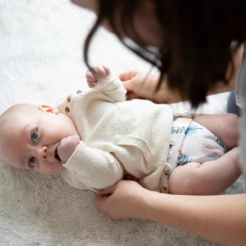 -Video of Thirsties Natural One Size All in One